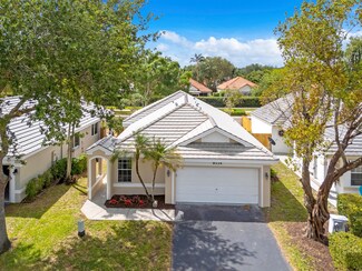9334 Arborwood Cir, Davie, FL 33328