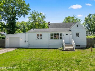 20 E 6th St, Howell, NJ 07731