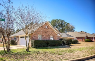 3712 Ashbury Ln, Nacogdoches, TX 75965