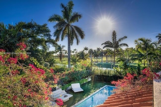 5800 Lagorce Dr, Miami Beach, FL 33140