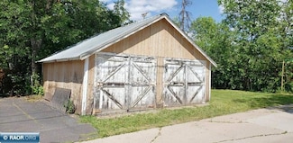 914 16th St N, Virginia, MN 55792