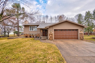 1003 Falcon Dr, River Falls, WI 54022