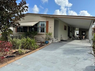 81 Lagos Del Norte, Fort Pierce, FL 34951