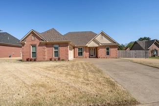 4984 Baywood Dr, Millington, TN 38053