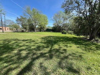 3414 E Walnut St, Pearland, TX 77581