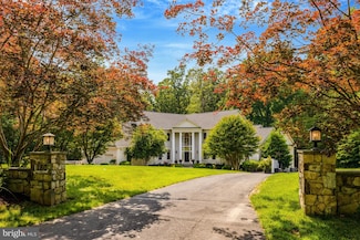180 River Park Dr, Great Falls, VA 22066