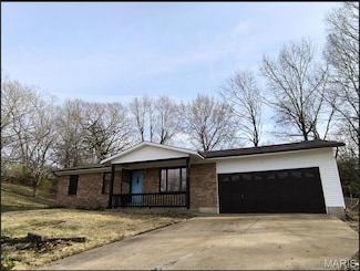 2745 Cathy Ann Dr, High Ridge, MO 63049