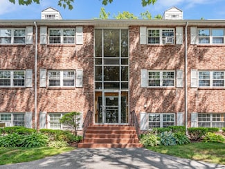 120 Edgelawn Ave Unit 9, North Andover, MA 01845