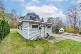 21 Pearce Ln, Ballston Lake, NY 12019