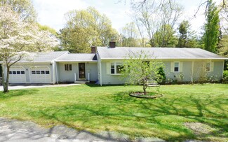 18 Limerick Ct, Centerville, MA 02632