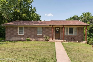 1709 Carol St, Holts Summit, MO 65043