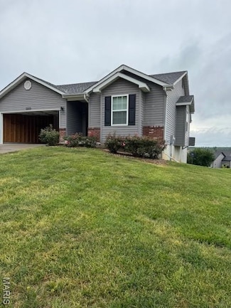 1103 Marathon Dr, Foristell, MO 63348