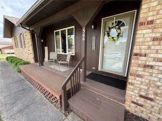506 Lockport Ave SW, New Philadelphia, OH 44663