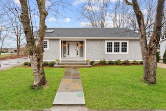 18 Beckwith St, Niantic, CT 06357