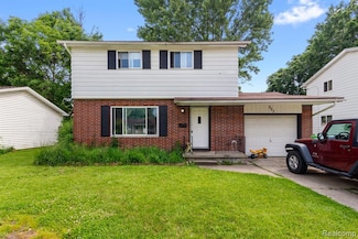 927 Piper Dr, Saginaw, MI 48604