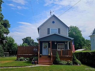 5821 West St, Sanborn, NY 14132