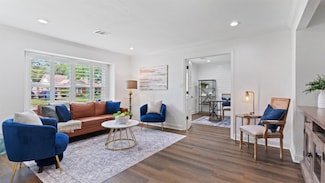 4410 Deer Lodge Dr, Houston, TX 77018