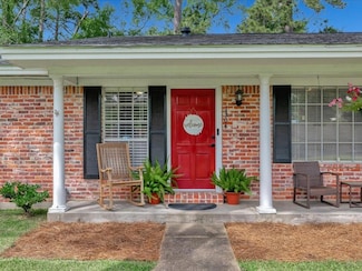 1304 Walnut Bend Dr, Lufkin, TX 75904