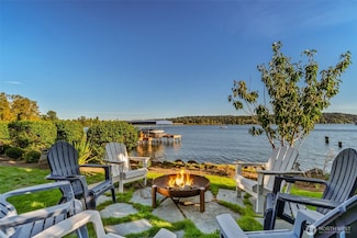17765 Beach Dr NE, Lake Forest Park, WA 98155