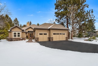 19560 Ball Butte Ct, Bend, OR 97702