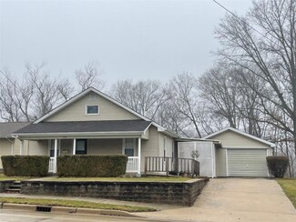 700 E St, Charleston, IL 61920