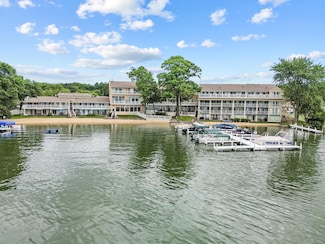 W5135 Sterlingworth Ct Unit 13, Elkhorn, WI 53121