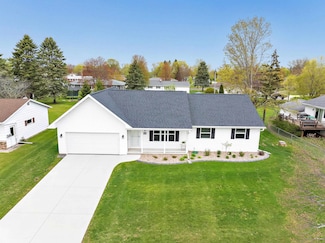 1305 Center St, Kewaunee, WI 54216
