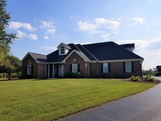 273 Red Hill Dr, Martinsville, VA 24112