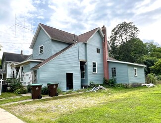 911 N Clinton St, Albion, MI 49224