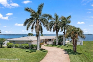 17 Country Club Rd, Cocoa Beach, FL 32931