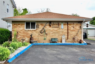 4202 Parrakeet Ave, Toledo, OH 43612