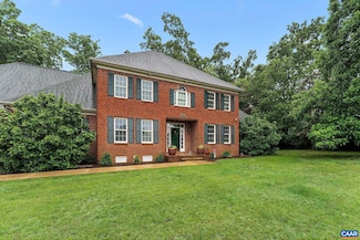 201 Pelham Knolls Dr, Waynesboro, VA 22980