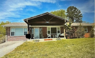 707 Union St, Marble Hill, MO 63764