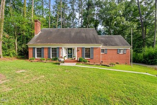 612 W Chisholm St, Sanford, NC 27330