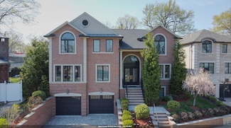 1295 Abbott Blvd, Fort Lee, NJ 07024