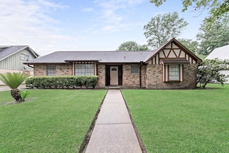 6355 Arrowhead Dr, Beaumont, TX 77707
