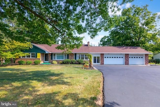 105 Farmers Ln, Sellersville, PA 18960