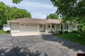 310 310 E Main St, Elysian, MN 56028