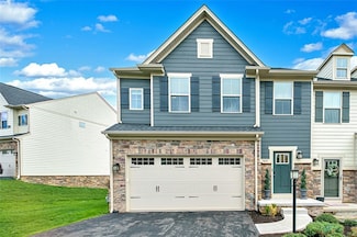 7005 Augusta Ln, Jeannette, PA 15644