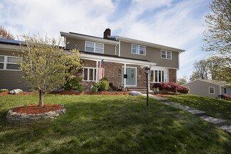 176 Woodland Dr, Somerset, MA 02726