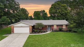 3094 Village Ct, Beavercreek, OH 45432
