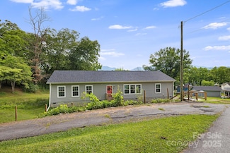 178 Spencer St, Clyde, NC 28721