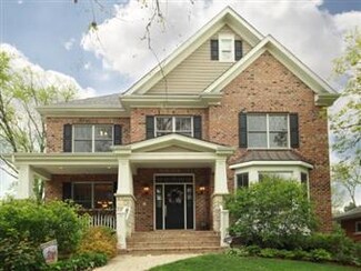 466 S Columbia St, Naperville, IL 60540