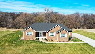 214 Cardinal Ln, Great Bend, KS 67530