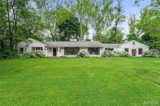 1 E Sherwood Dr, Saint Louis, MO 63114
