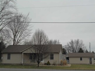 303 W 2nd St, Reynolds, IN 47980