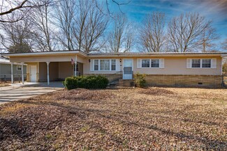 604 6th Ave, Warner, OK 74469