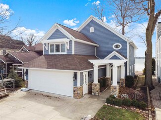 8063 E Rosella St, Syracuse, IN 46567