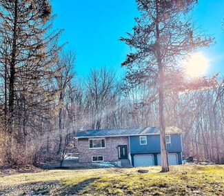 3128 Godfrey Ridge Dr, Stroudsburg, PA 18360