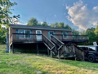 88 Kentwood Rd, Rivesville, WV 26588